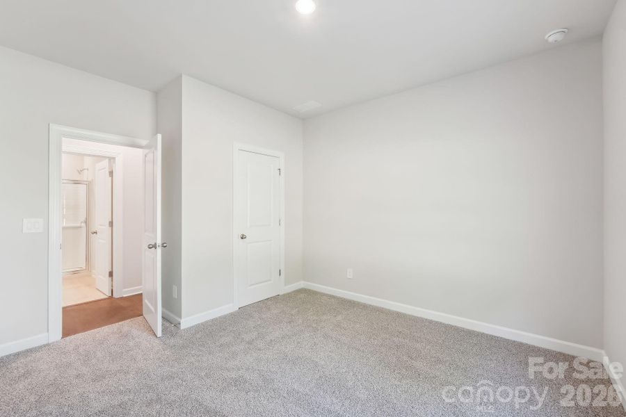 Photo is not of the actual home but is an inspirational photo of builder’s model home and may depict options, furnishings, and/or decorator features that are not included. Photo is not of the actual home but is an inspirational photo of builder’s model home and may depict options, furnishings, and/or decorator features that are not included.