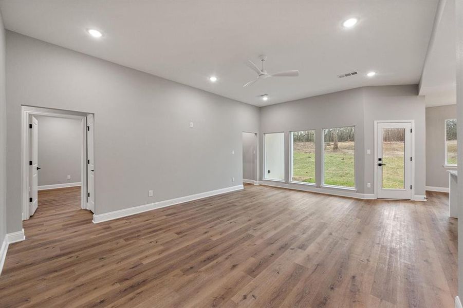 Spacious, unfurnished interior of a new home in , Corsicana (Image 32).