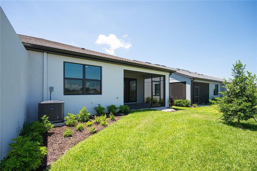 Exterior details and patio area of a home in , Apollo Beach (Image 21).