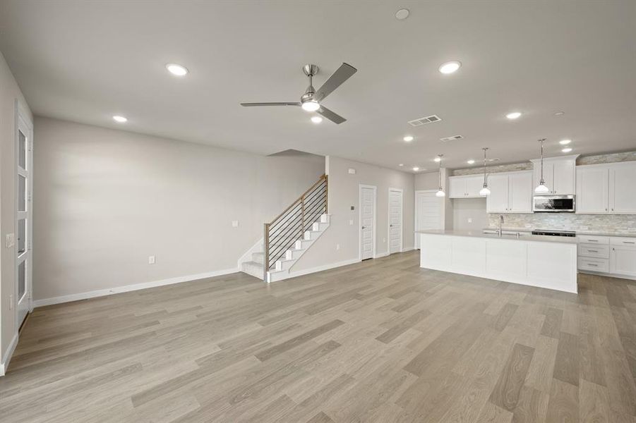 4606 White Buffalo_2220_Aspen- Living Room-1