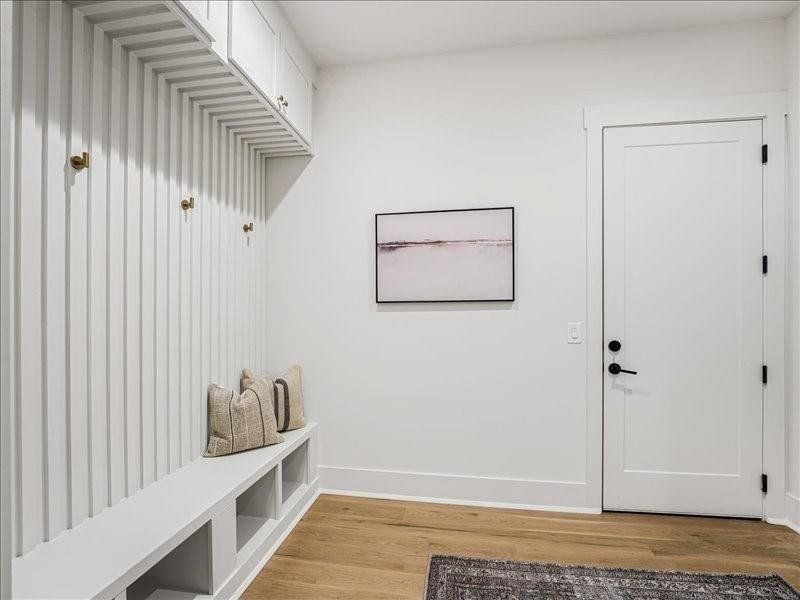 Image 98 of a home in .