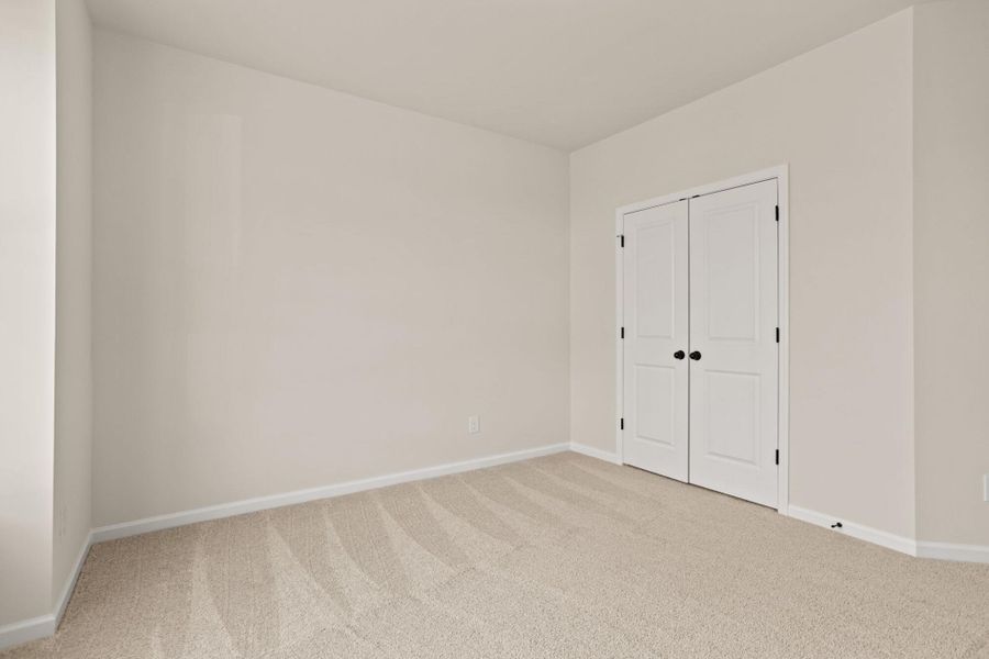 Spacious, unfurnished interior of a new home in Greenrich Mill, Simpsonville (Image 15).
