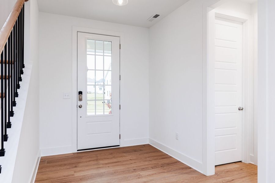 Spacious, unfurnished interior of a new home in High Grove Oaks, Fuquay Varina (Image 9).