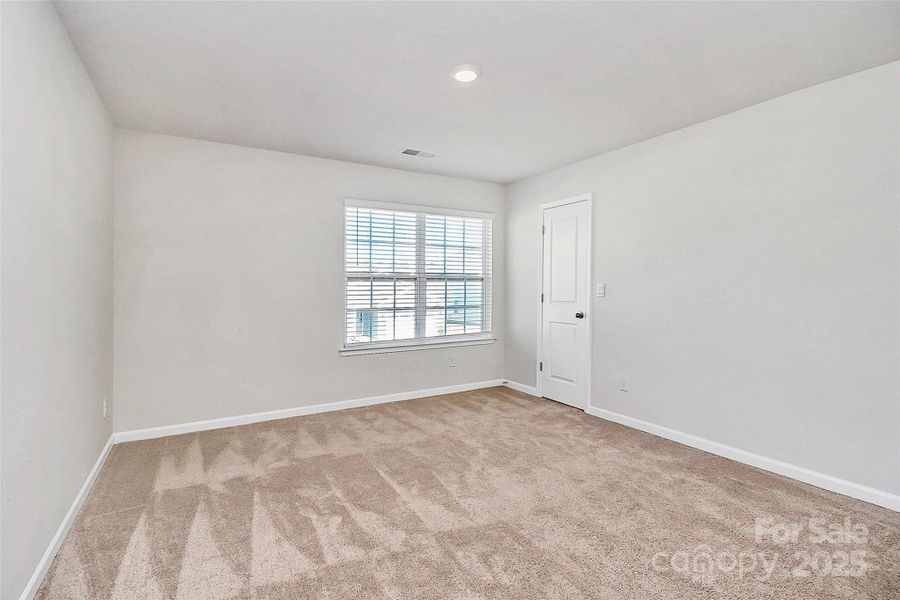 Spacious, unfurnished interior of a new home in , Gastonia (Image 27).