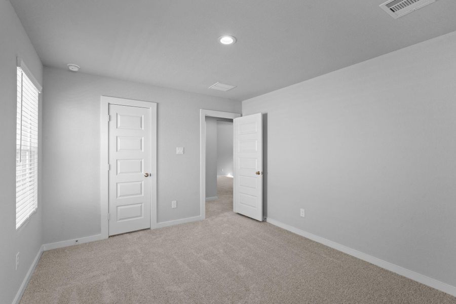 Spacious, unfurnished interior of a new home in Grand Oaks Village, Houston (Image 12). Spacious, unfurnished interior of a new home in Grand Oaks Village, Houston (Image 12).