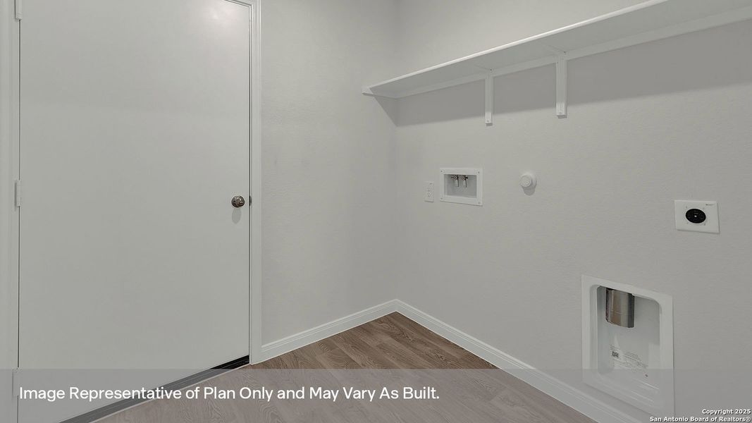 Spacious, unfurnished interior of a new home in Paramount, Kyle (Image 21).