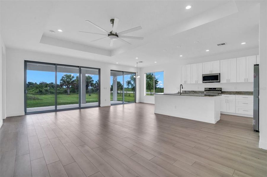 Spacious, unfurnished interior of a new home in , Okeechobee (Image 47).