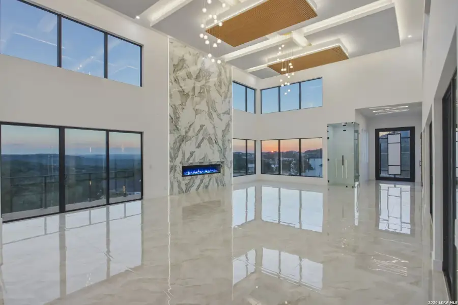 Spacious, unfurnished interior of a new home in , San Antonio (Image 89).