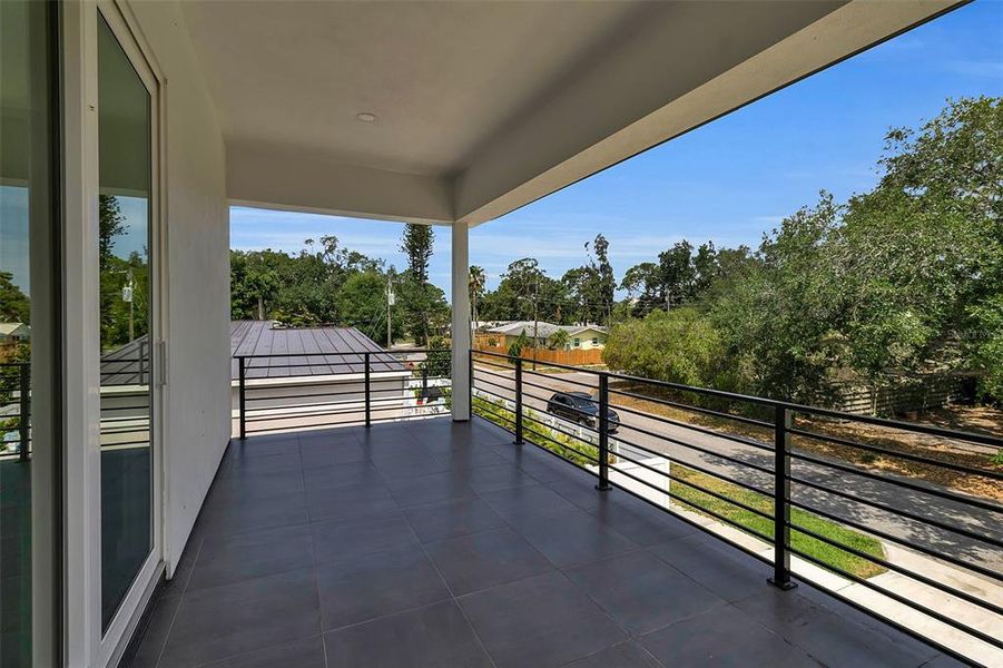 Exterior details and patio area of a home in , Sarasota (Image 4).
