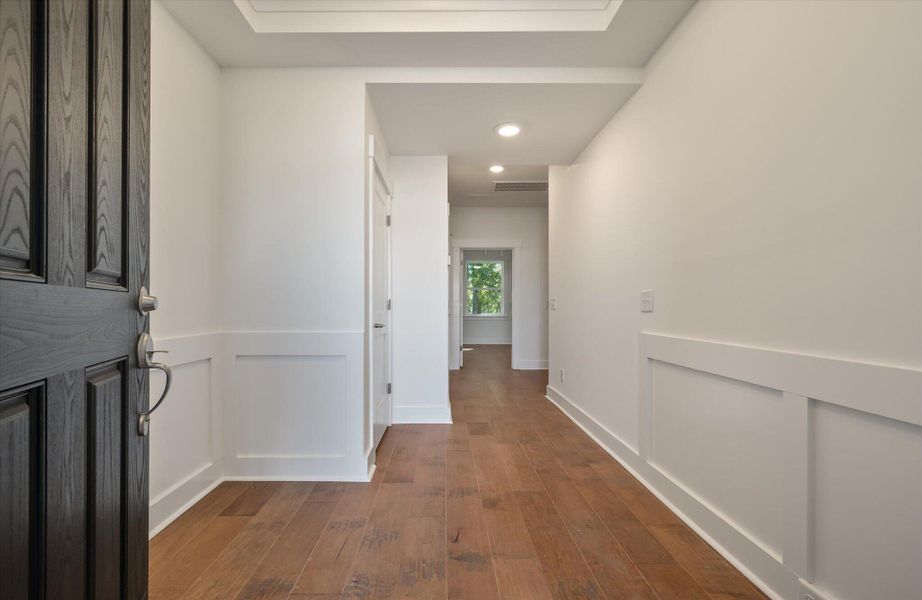 Spacious, unfurnished interior of a new home in , Charleston (Image 14).