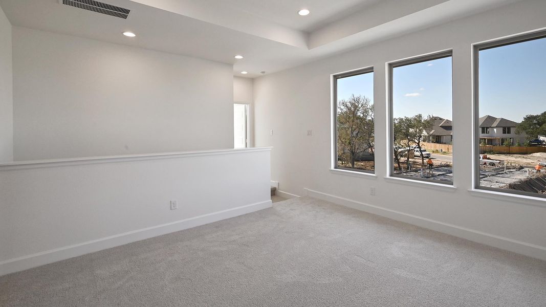 Spacious, unfurnished interior of a new home in 6 Creeks 50', Kyle (Image 23).