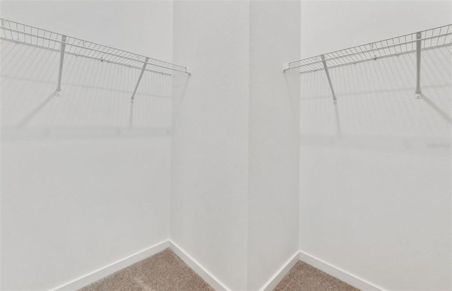 Spacious, unfurnished interior of a new home in Del Webb River Reserve, Spring Hill (Image 15).