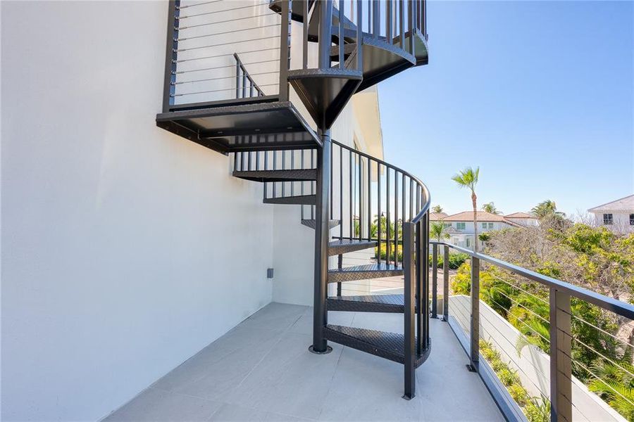 Exterior details and patio area of a home in , Longboat Key (Image 34).