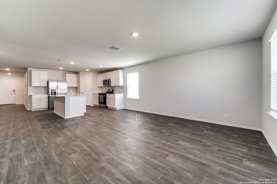 Spacious, unfurnished interior of a new home in , San Antonio (Image 25). Spacious, unfurnished interior of a new home in , San Antonio (Image 25).