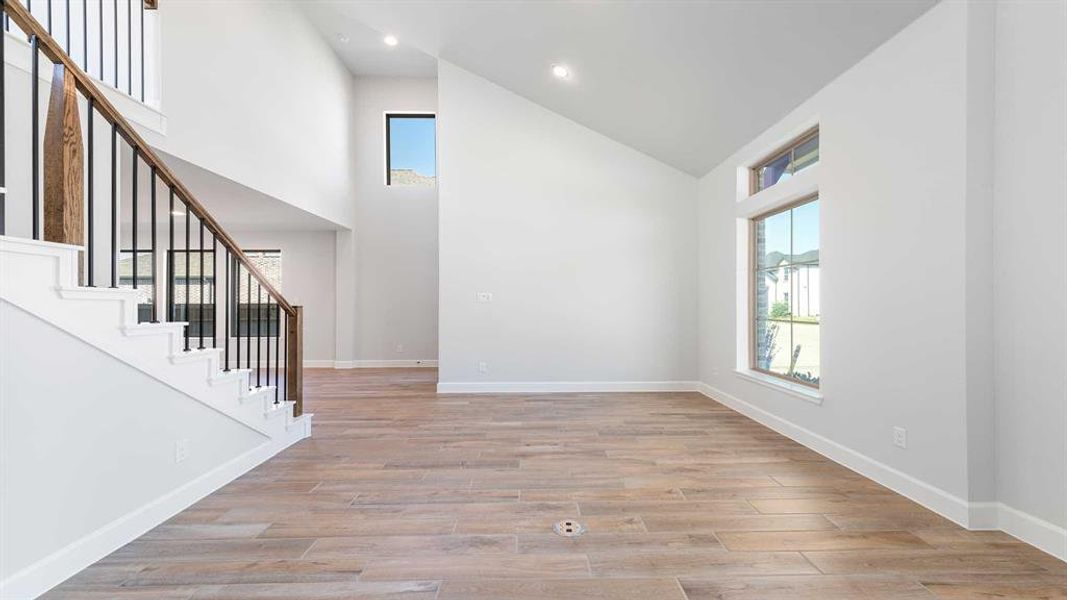 Spacious, unfurnished interior of a new home in The Parks At Wilson Creek 40', Celina (Image 13).