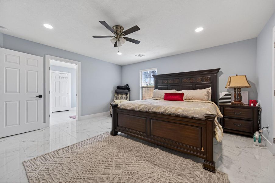 Furnished interior view inside a new home in , Conroe (Image 18). Furnished interior view inside a new home in , Conroe (Image 18).