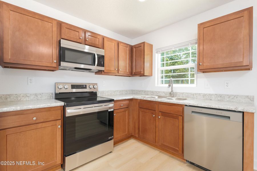 Furnished interior view inside a new home in , Keystone Heights (Image 4).