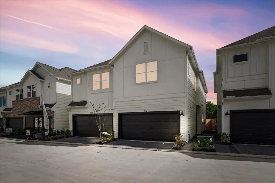 Front exterior of a new home in Willowbend Point, Houston, TX, highlighting curb appeal (Image 21).