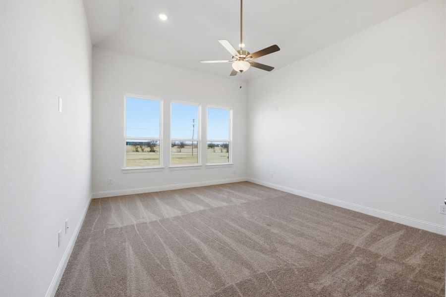 Spacious, unfurnished interior of a new home in Highland Crossing, Celina (Image 20).