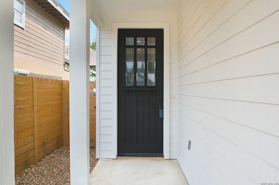 Exterior details and patio area of a home in , San Antonio (Image 4).