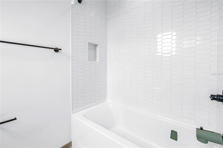 Furnished interior view inside a new home in East Oak Townhomes, Tampa (Image 27).