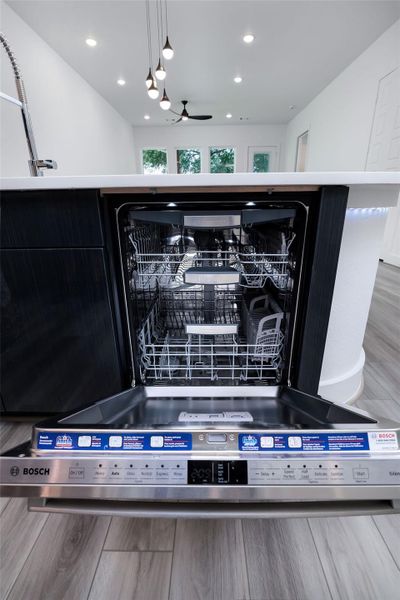 High end Bosh dishwasher