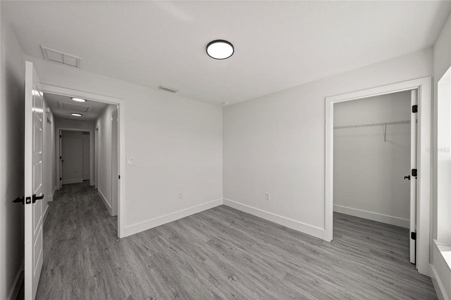 Spacious, unfurnished interior of a new home in , Ocala (Image 28).
