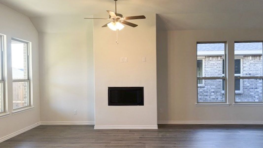 Spacious, unfurnished interior of a new home in Lakewood Trails, Forney (Image 7).