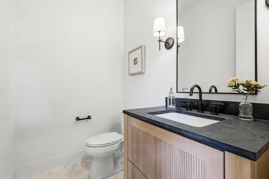 Furnished interior view inside a new home in , Dallas (Image 14).