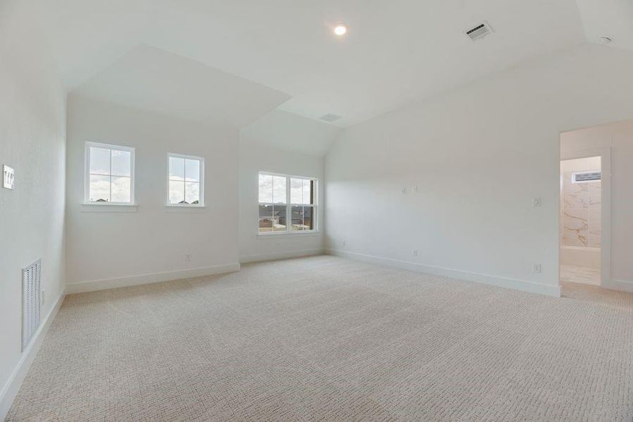 Spacious, unfurnished interior of a new home in Solterra Texas, Mesquite (Image 19).