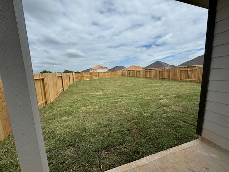 Large Backyard with no Rear Neighbors