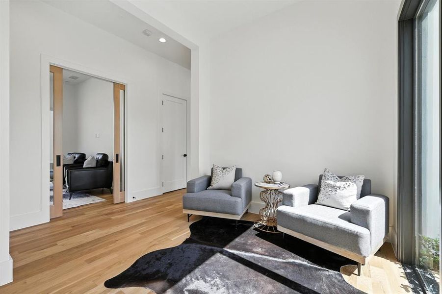 Furnished interior view inside a new home in , Colleyville (Image 11).