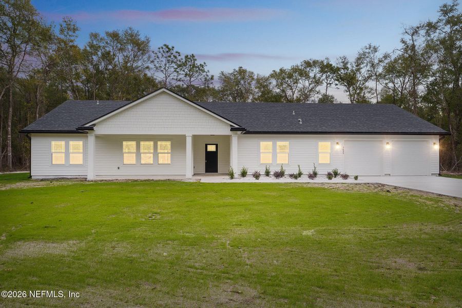 Exterior details and patio area of a home in , Middleburg (Image 17).