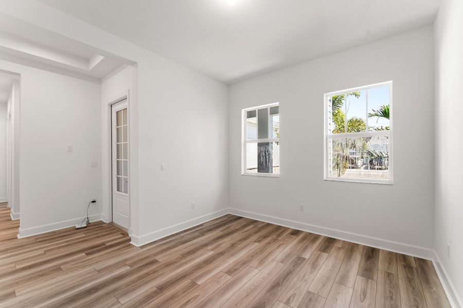 Spacious, unfurnished interior of a new home in Tradition, Port St. Lucie (Image 7).