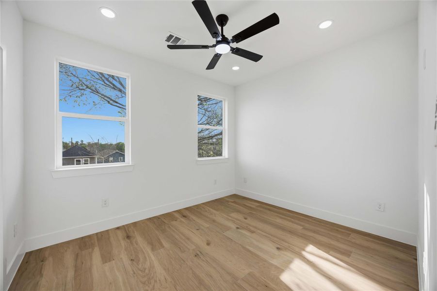 Spacious, unfurnished interior of a new home in , Houston (Image 39).