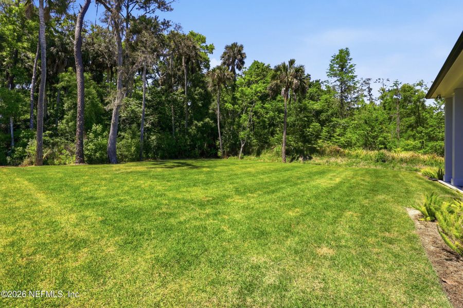 Exterior details and patio area of a home in , Ponte Vedra Beach (Image 4).