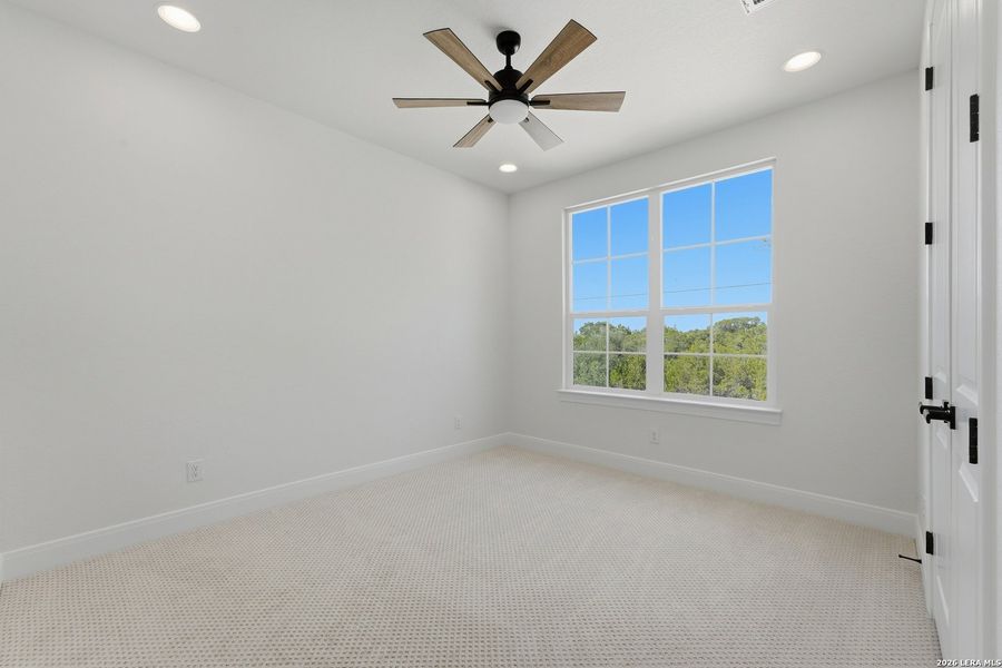 Spacious, unfurnished interior of a new home in , Canyon Lake (Image 29).
