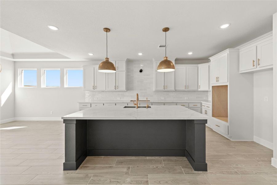 Representative image. Features, selections and colors may vary.