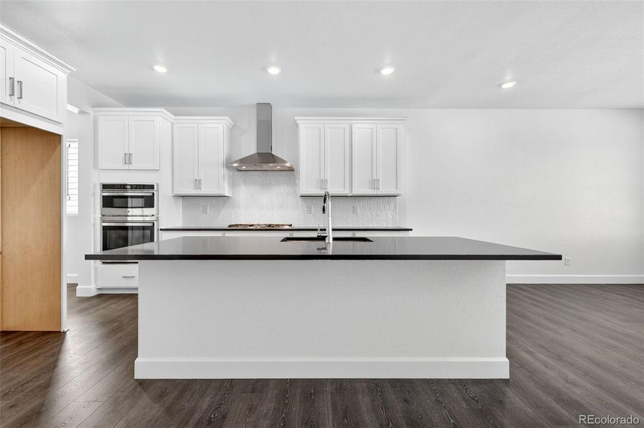 17095 W 92nd Loop ~ Ready Now!