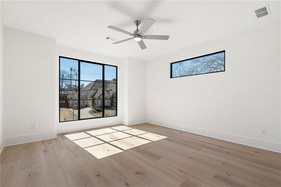 Spacious, unfurnished interior of a new home in , Alpharetta (Image 24).