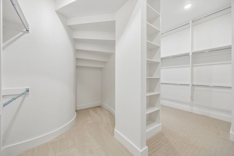 Spacious, unfurnished interior of a new home in StarView, Prosper (Image 43). Spacious, unfurnished interior of a new home in StarView, Prosper (Image 43).