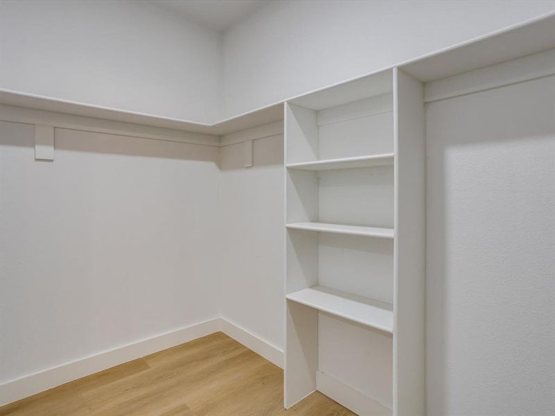 Spacious, unfurnished interior of a new home in , Grand Prairie (Image 20).