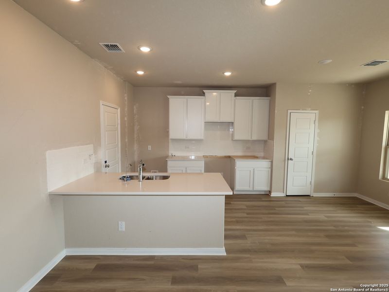 Furnished interior view inside a new home in Winding Brook, San Antonio (Image 7). Furnished interior view inside a new home in Winding Brook, San Antonio (Image 7).