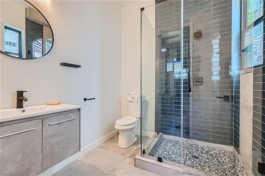 Furnished interior view inside a new home in , Atlanta (Image 7).