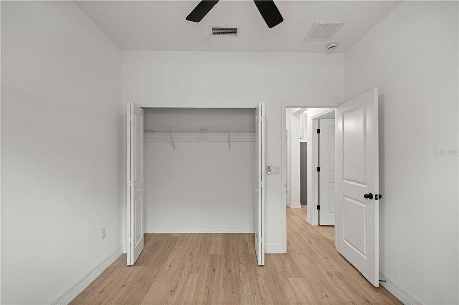 Spacious, unfurnished interior of a new home in , Citrus Springs (Image 13).