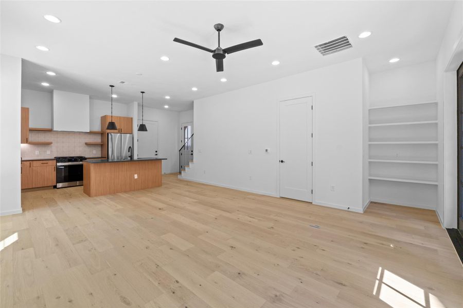 Spacious, unfurnished interior of a new home in Hacienda, Austin (Image 22).