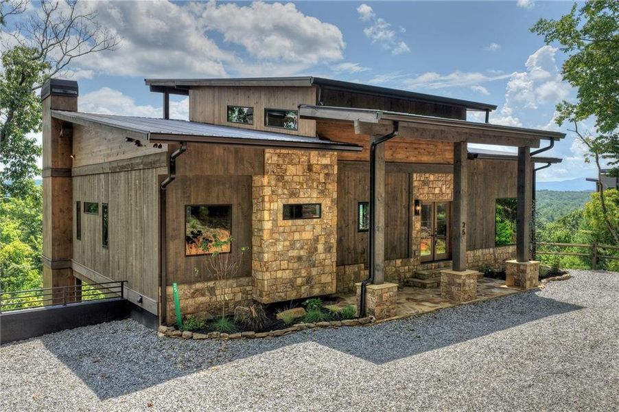 Community amenities in , Morganton (Image 35).