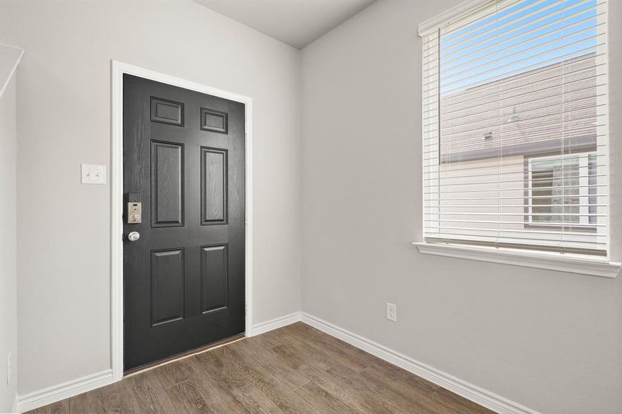 Spacious, unfurnished interior of a new home in Deer Creek, Crowley (Image 21).