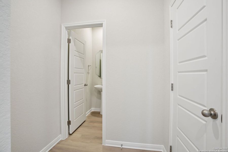 Spacious, unfurnished interior of a new home in Royal Crest, San Antonio (Image 38).