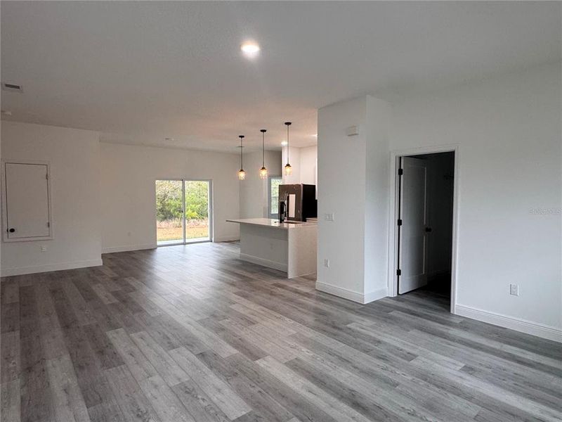 Spacious, unfurnished interior of a new home in , Ocala (Image 18).